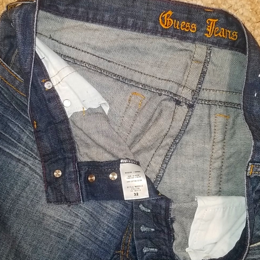 Guess Jeans - Picture 3 of 4